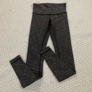 Lululemon Grey and Black Leggings Size 6 EUC